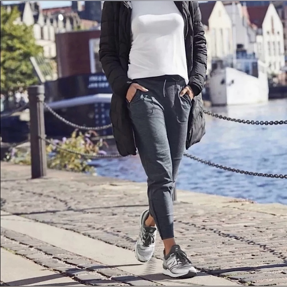 Nwt Athleta Flux Street Jogger! Brand New size XS
